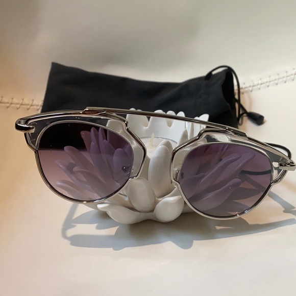 no brand Accessories - Sunglasses includes a soft case